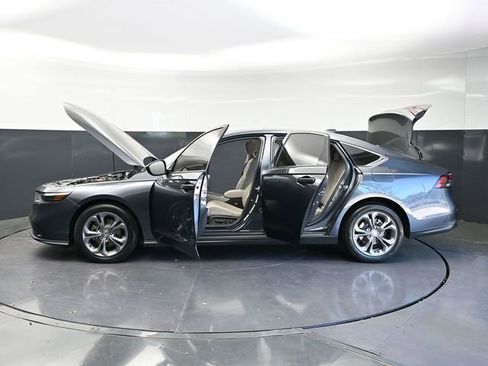 Used 2024 Honda Accord EX image 39