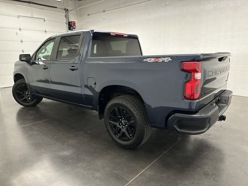 Used 2022 Chevrolet Silverado 1500 Custom w/ LPO, Dark Essentials Package AWD/4WD image 7