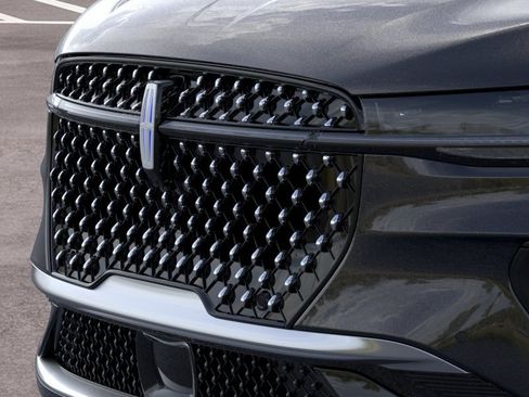 New 2026 Lincoln Nautilus Reserve AWD/4WD image 17