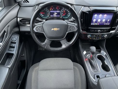 Used 2021 Chevrolet Traverse LT image 11