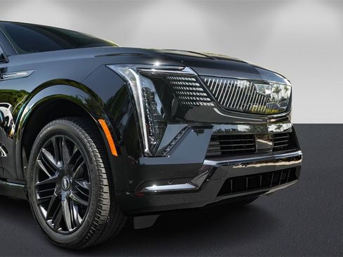 Used 2025 Cadillac Escalade IQ Sport 2 w/ LPO, ONYX Package image 9