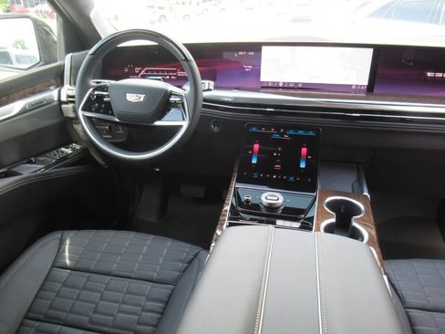 New 2026 Cadillac Escalade ESV Platinum Sport w/ LPO, ONYX Package AWD/4WD image 13