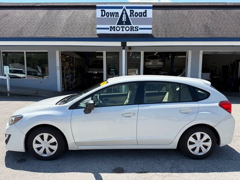 Used 2016 Subaru Impreza 2.0i AWD/4WD image 2