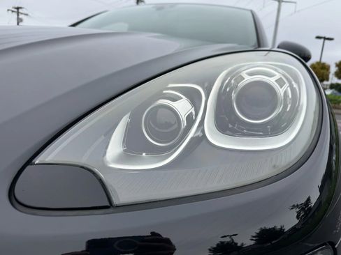 Used 2018 Porsche Macan image 14