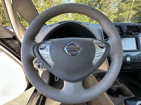 Used 2012 Nissan Leaf SL image 7