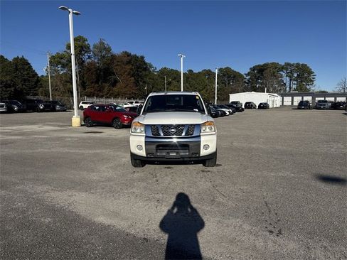 Used 2013 Nissan Titan SL w/ Moonroof Pkg image 2