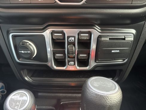 Used 2022 Jeep Wrangler Unlimited Sport image 43