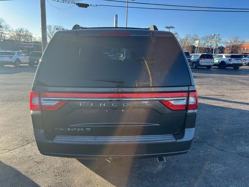 Used 2017 Lincoln Navigator L Select image 2