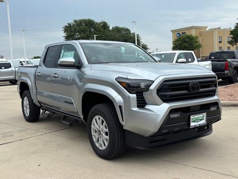 New 2026 Toyota Tacoma SR5 AWD/4WD image 5