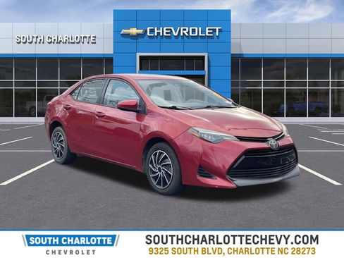 Used 2018 Toyota Corolla LE image 1