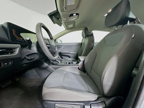 Used 2025 Kia K4 LXS image 13