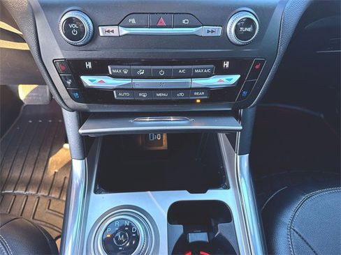 Used 2020 Ford Explorer Limited image 18