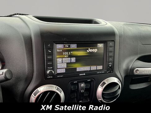 Used 2015 Jeep Wrangler Unlimited Rubicon AWD/4WD image 14