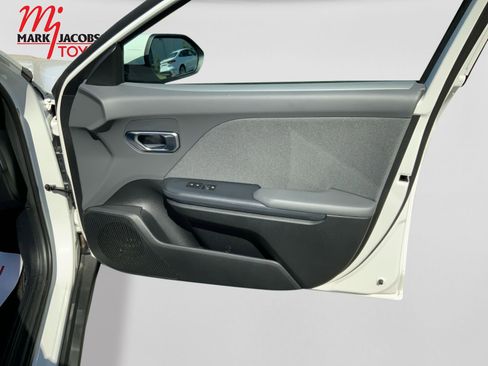 Used 2025 Kia K4 EX FWD image 29