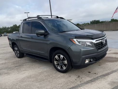 Used 2017 Honda Ridgeline RTL-T image 2
