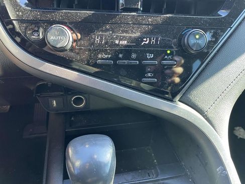 Used 2022 Toyota Camry SE image 40