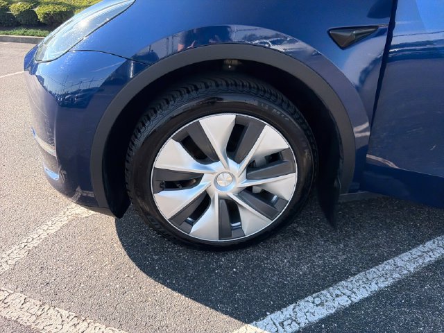 Used 2021 Tesla Model Y Long Range AWD/4WD image 14