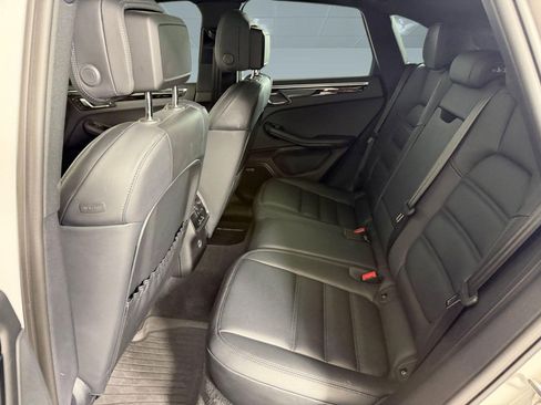 Used 2024 Porsche Macan image 13