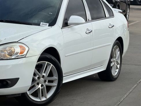 Used 2013 Chevrolet Impala LTZ FWD image 3