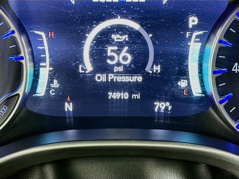 Used 2023 Chrysler Pacifica Touring-L FWD image 19