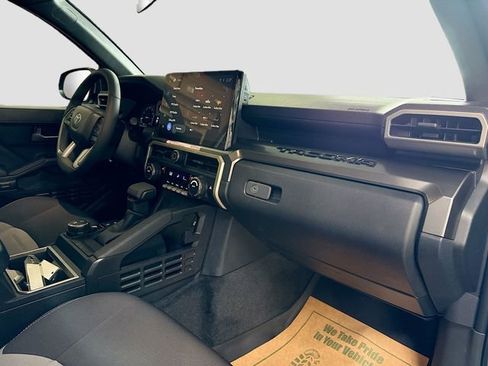 Used 2025 Toyota Tacoma TRD Sport image 29