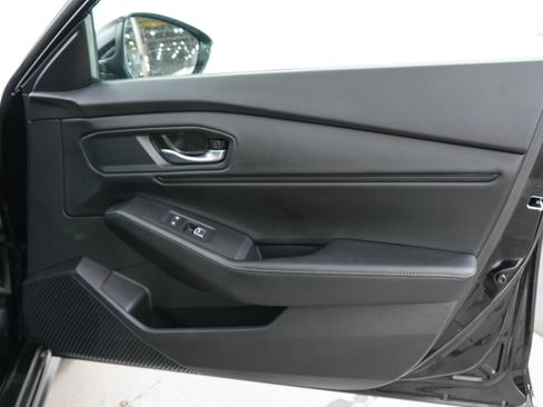 Used 2025 Honda Accord Sport image 9