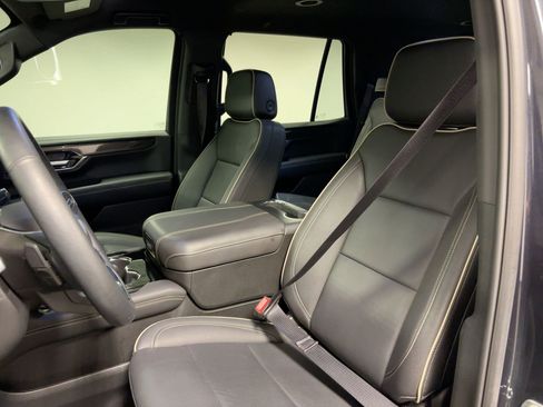 Used 2025 GMC Yukon Elevation image 22