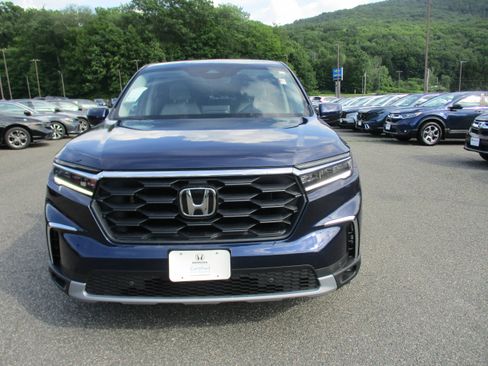 Certified 2025 Honda Pilot EX-L image 2