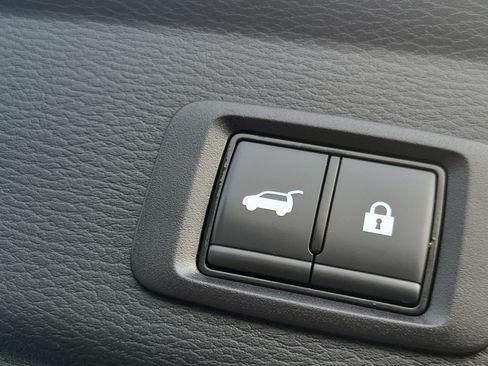 Used 2025 Mitsubishi Outlander SE AWD/4WD image 10