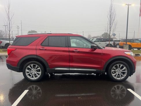 Used 2023 Ford Explorer Limited w/ Limited Technology Package image 4