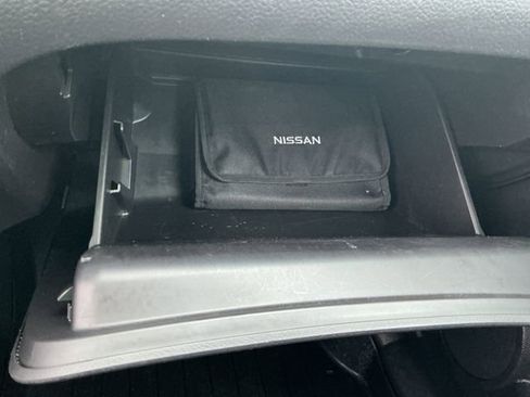 Used 2014 Nissan Rogue S image 31