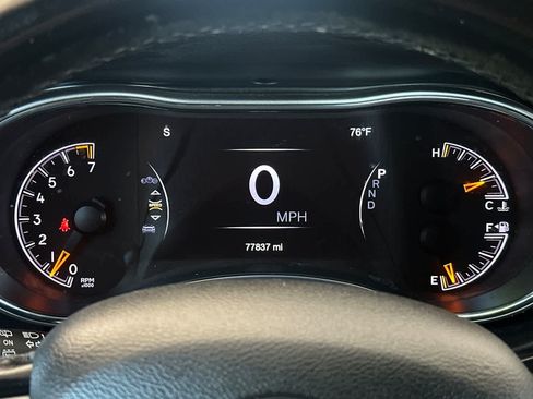 Used 2021 Jeep Grand Cherokee Laredo AWD/4WD image 28