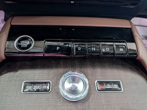 New 2025 Lincoln Navigator Reserve image 17