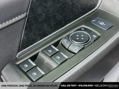 Used 2025 Ford F250 XLT w/ Black Appearance Package AWD/4WD image 18