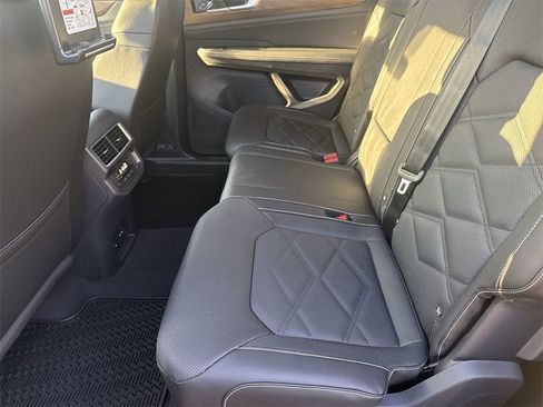 New 2026 Volkswagen Atlas SE image 26