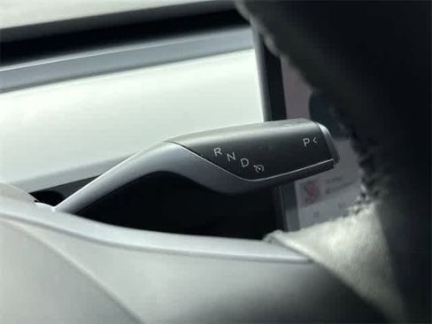 Used 2021 Tesla Model Y Long Range image 26