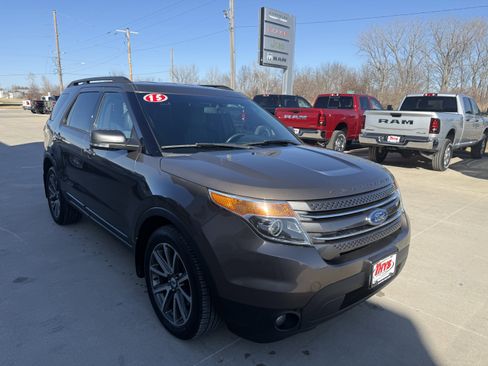 Used 2015 Ford Explorer XLT w/ Equipment Group 202B image 35