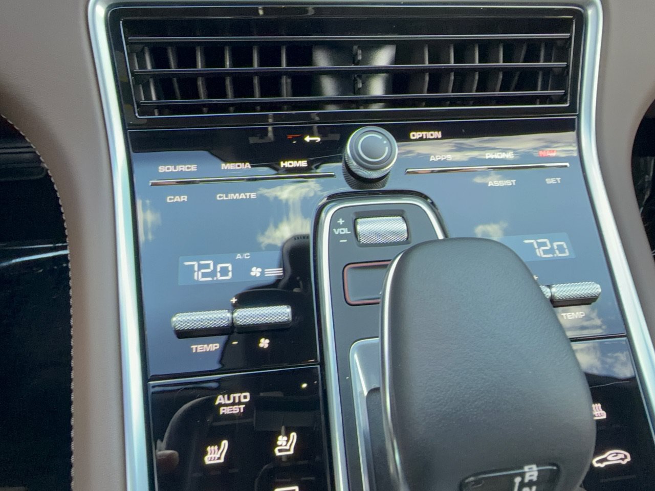 Certified 2023 Porsche Panamera 4S AWD/4WD image 22