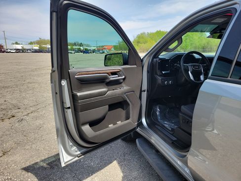 Used 2024 GMC Sierra 1500 Elevation AWD/4WD image 15