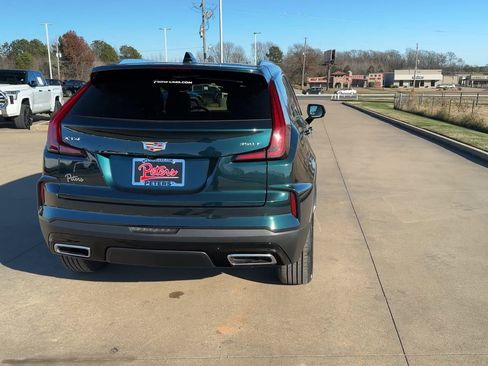 Used 2024 Cadillac XT4 Premium Luxury image 7