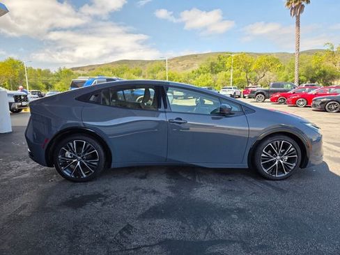 Used 2024 Toyota Prius XLE FWD image 8
