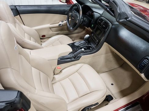 Used 2008 Chevrolet Corvette Convertible w/ Preferred Equipment Group RWD image 23