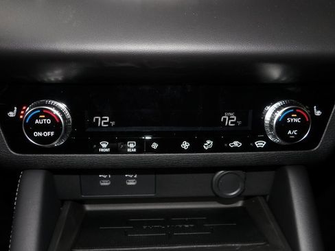 New 2025 Mitsubishi Outlander ES image 20