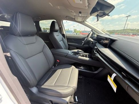 New 2025 Nissan Murano SV image 18