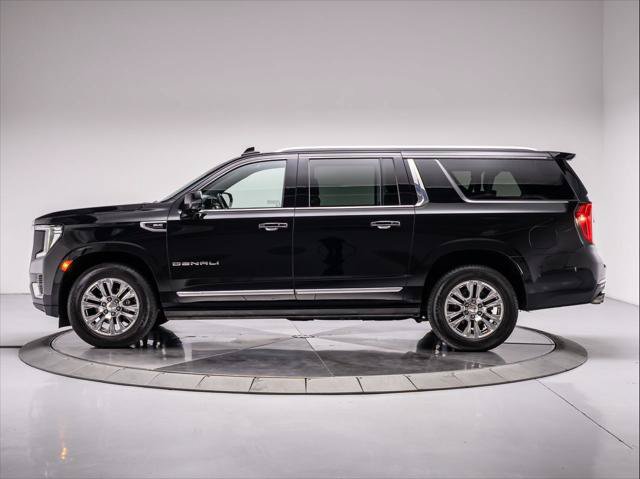Used 2023 GMC Yukon XL Denali AWD/4WD image 2