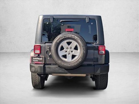 Used 2018 Jeep Wrangler Unlimited Sport S image 7