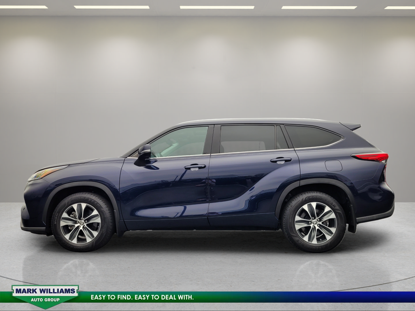 Used 2020 Toyota Highlander XLE AWD/4WD image 7