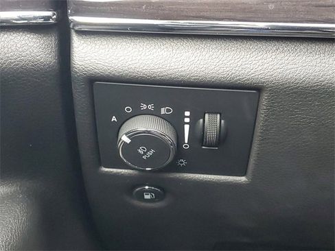 Used 2021 Jeep Grand Cherokee Overland image 21