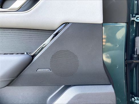 New 2026 Land Rover Range Rover Velar Dynamic SE image 21