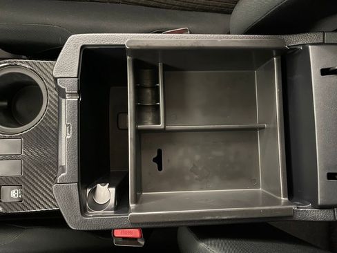 Used 2018 Toyota 4Runner TRD Off-Road image 23